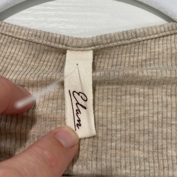 Elan rib knit top with 3 tier bell sleeve, lettuce edge hem size medium - Picture 5 of 6